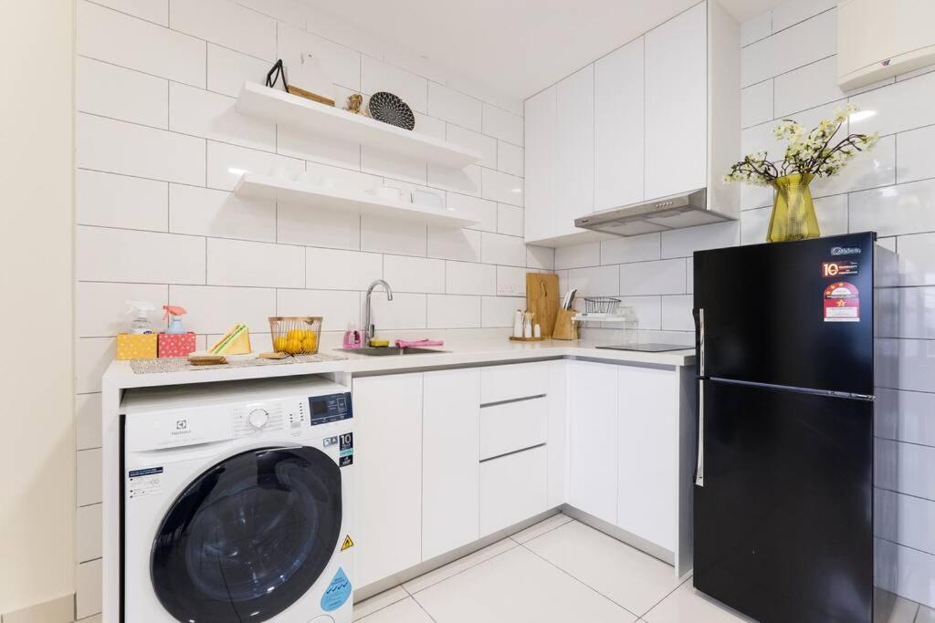 Arte Mont Kiara Duplex 4 Pax Jacuzzi Lägenhet Kuala Lumpur Exteriör bild
